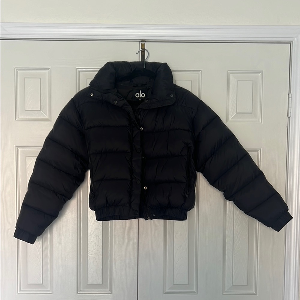 ALO Yoga Charcoal Puffer Jacket
